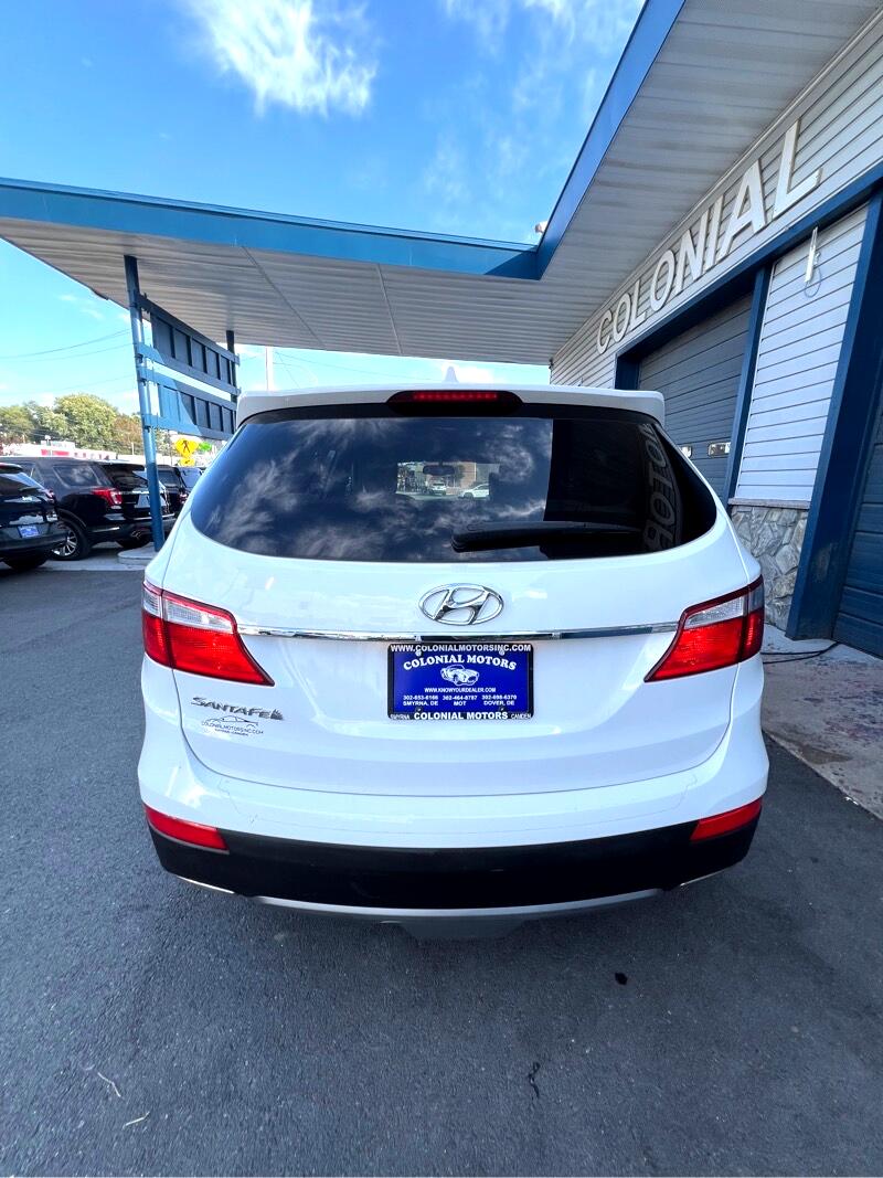 Image of 2016 Hyundai Santa Fe SE