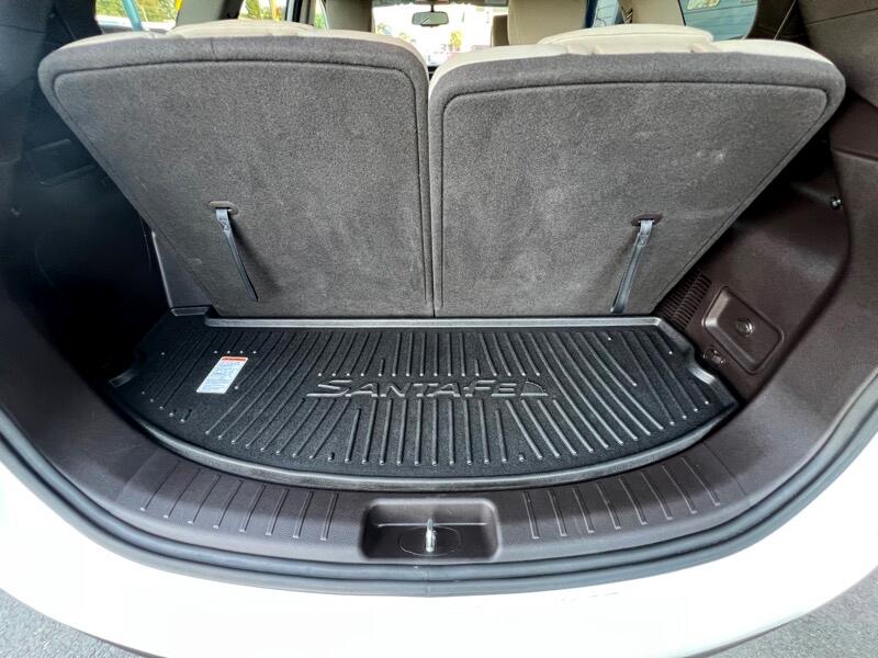 Image of 2016 Hyundai Santa Fe SE
