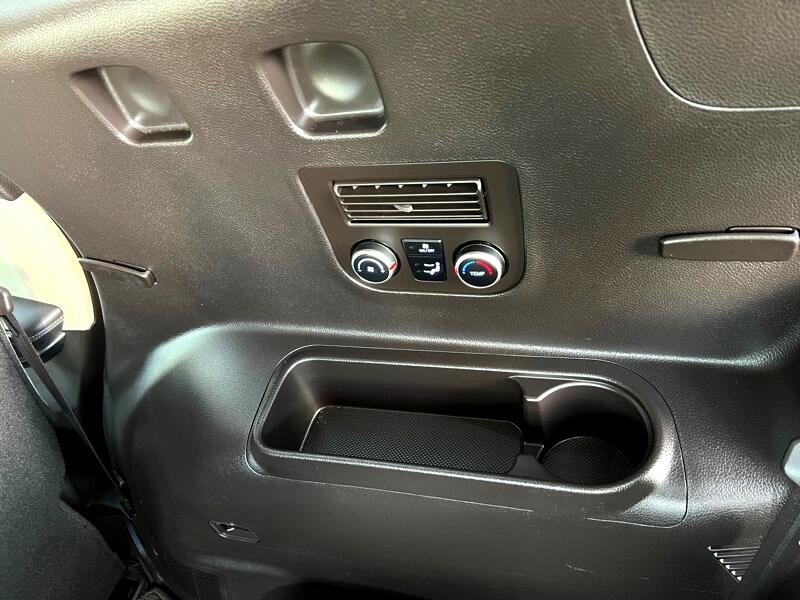 Image of 2016 Hyundai Santa Fe SE