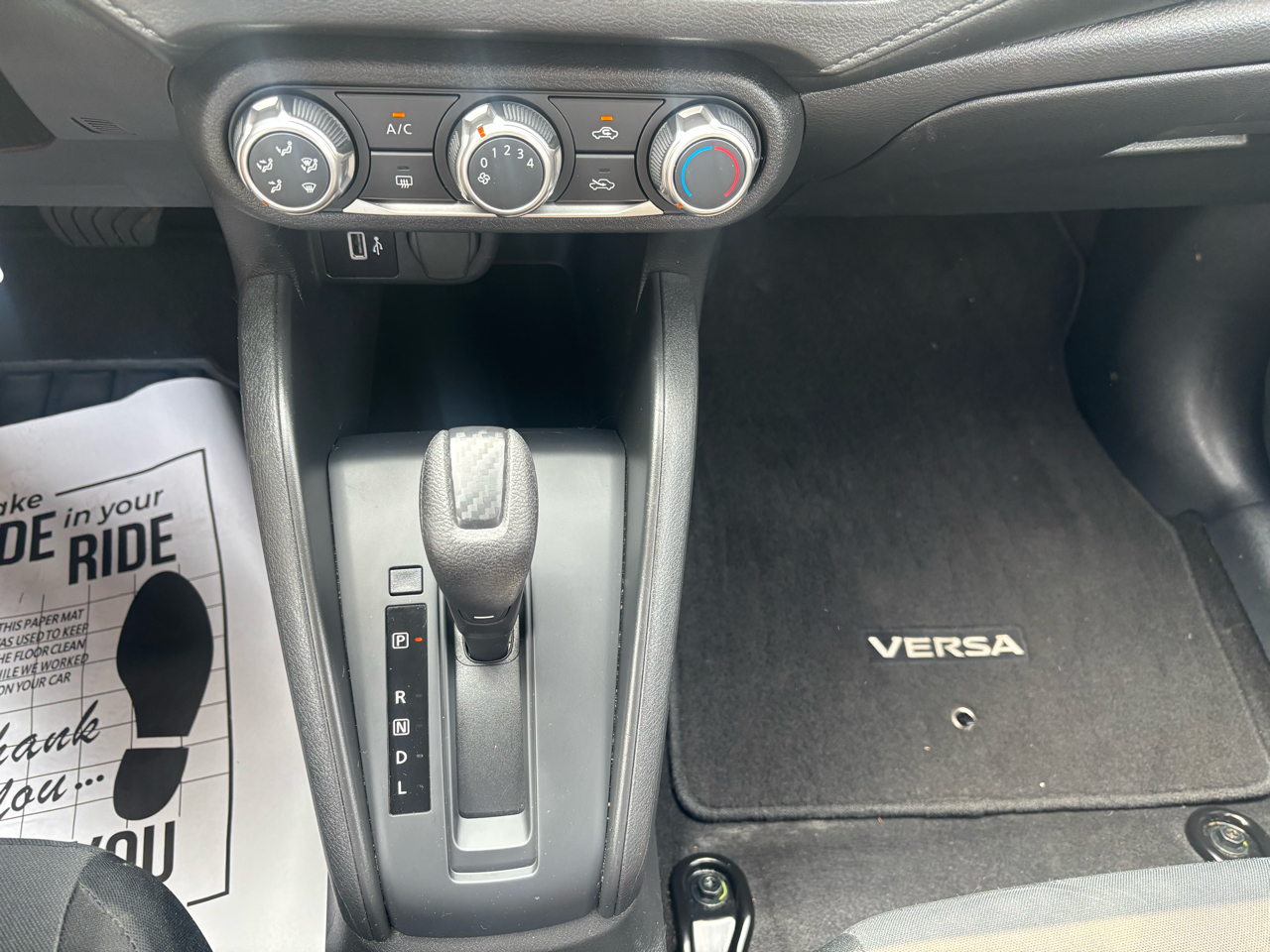 Nissan Versa  2024