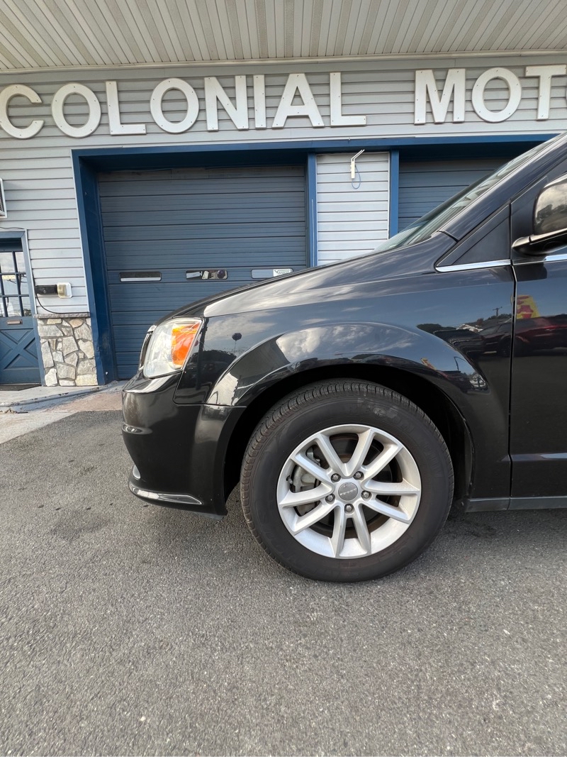 2018 Dodge Grand Caravan SXT photo 2