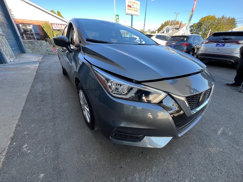 Nissan Versa  2020
