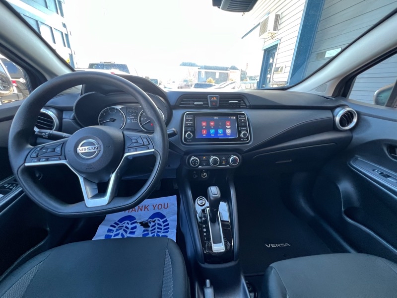 Nissan Versa  2020