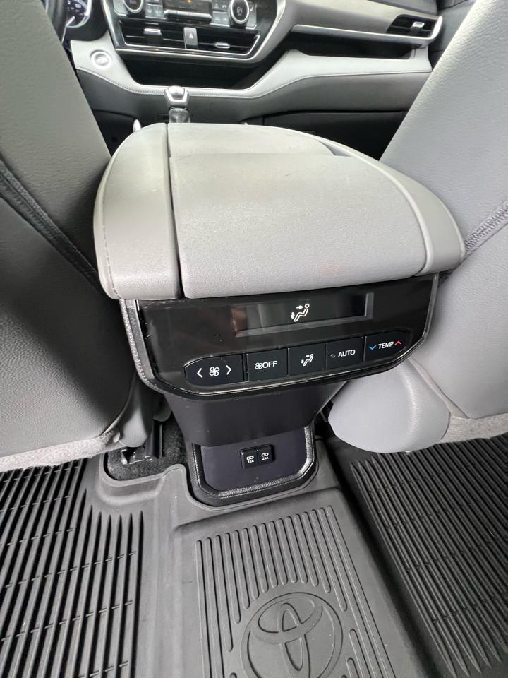 Toyota Highlander  2021