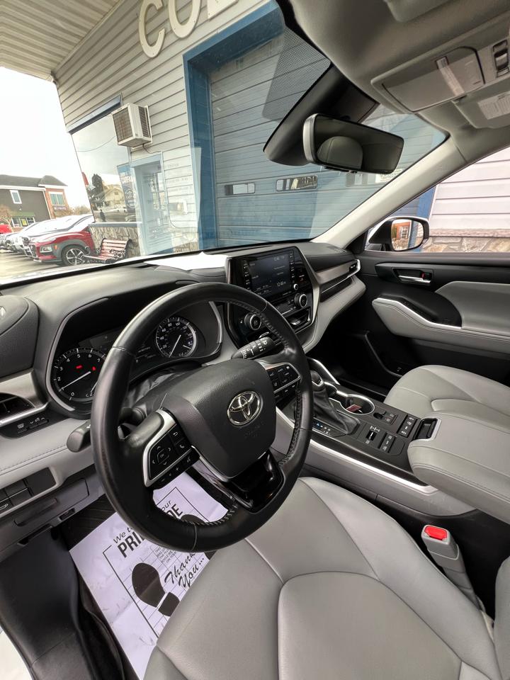 Toyota Highlander  2021