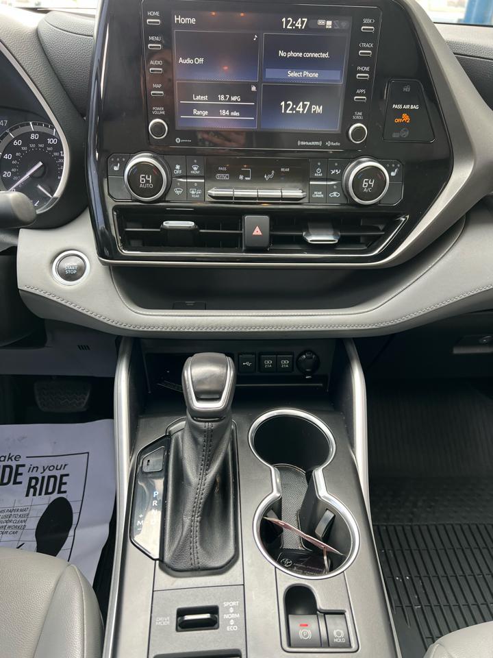 Toyota Highlander  2021