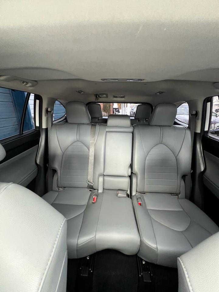 Toyota Highlander  2021