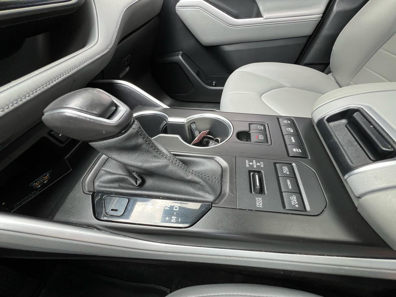 Toyota Highlander  2021