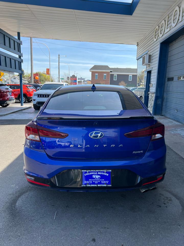 Hyundai Elantra  2019