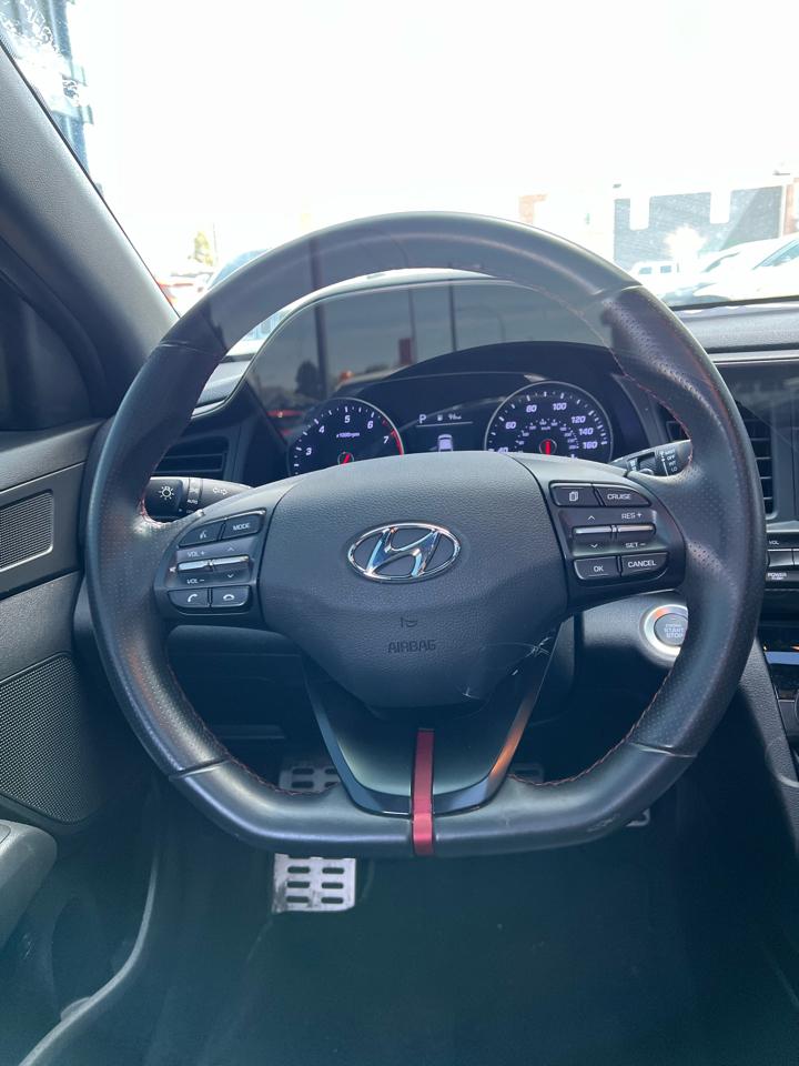 Hyundai Elantra  2019