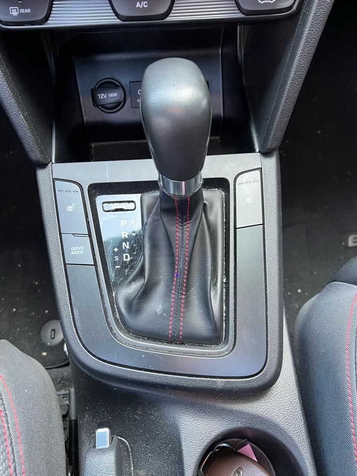 Hyundai Elantra  2019