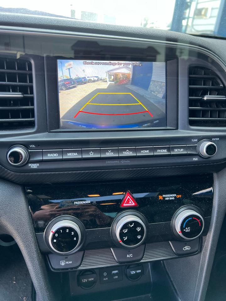 Hyundai Elantra  2019