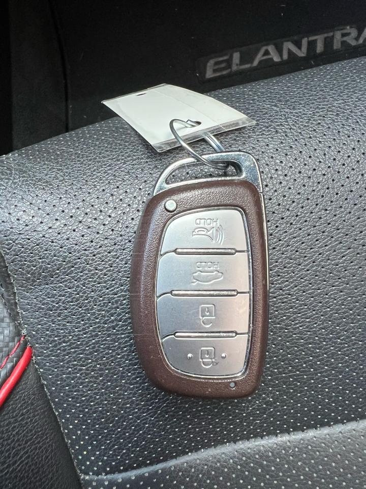 Hyundai Elantra  2019