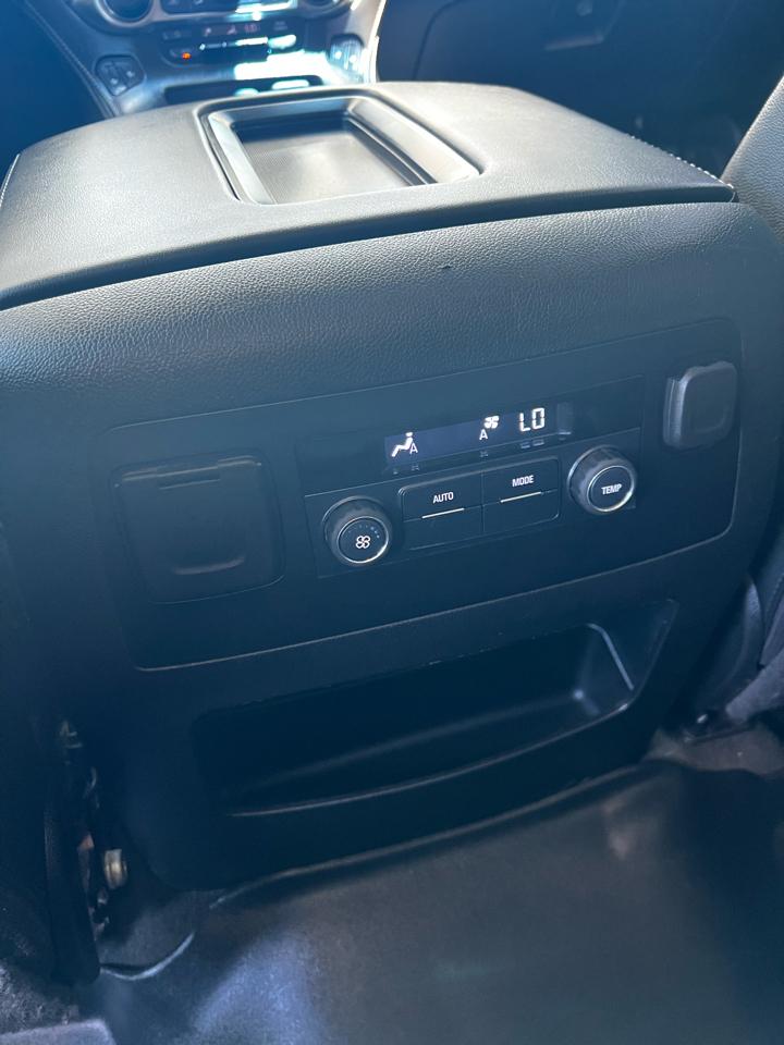 Chevrolet Suburban  2019