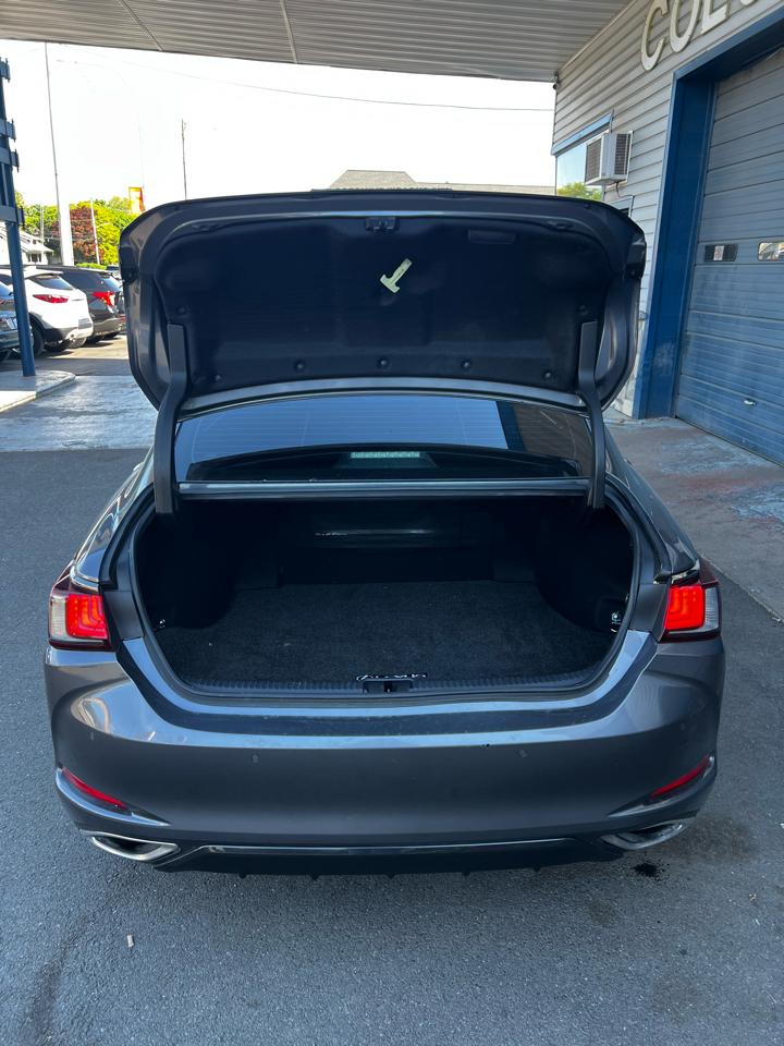 Lexus ES 350  2019