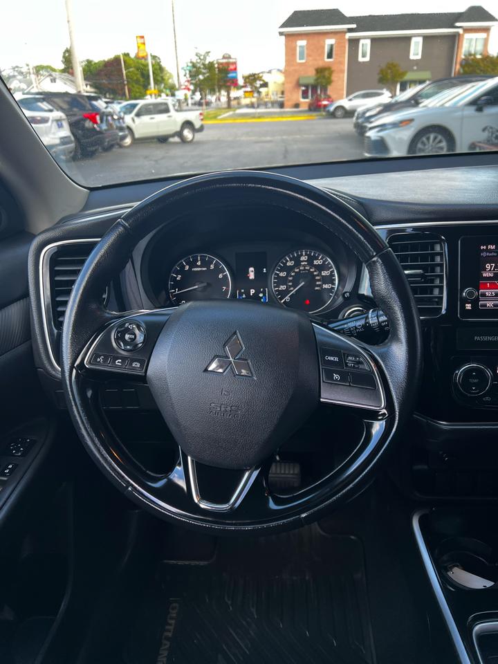 Mitsubishi Outlander  2017
