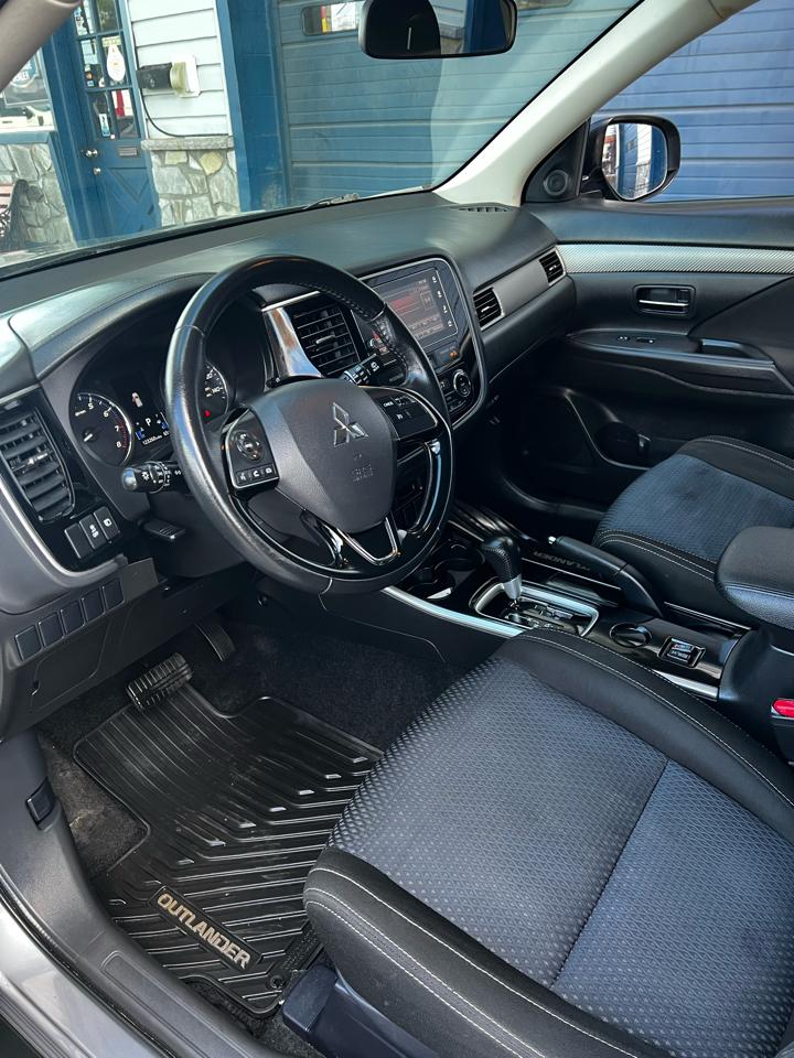 Mitsubishi Outlander  2017