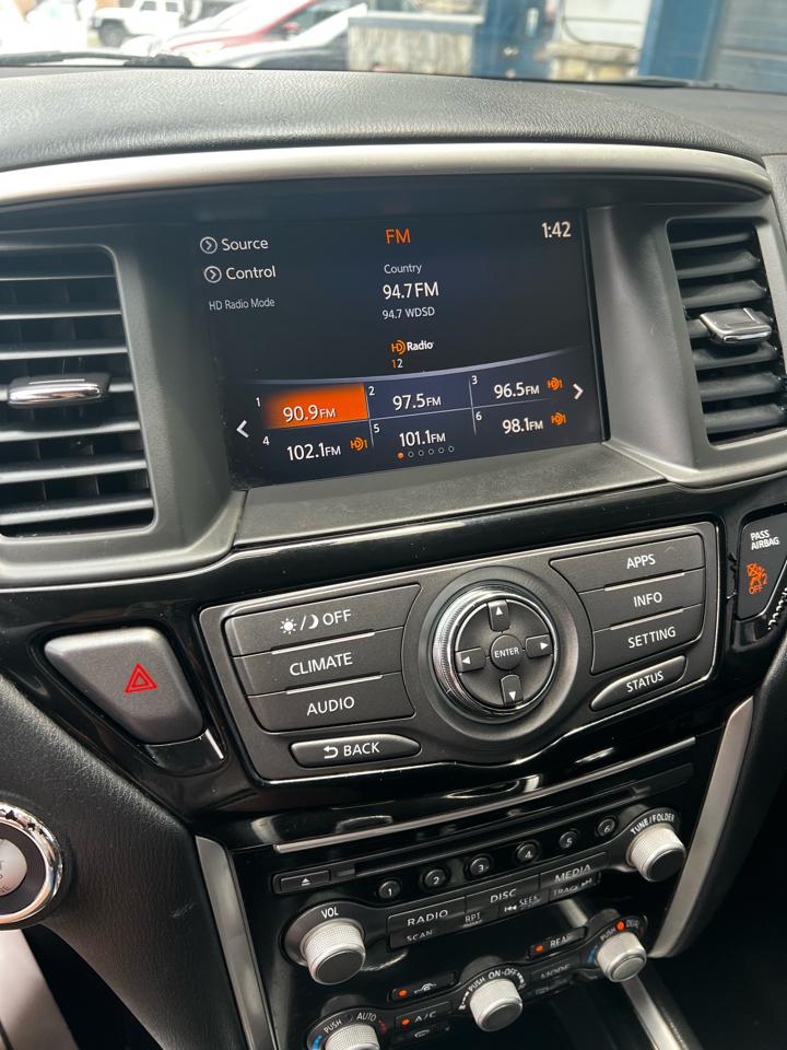 Nissan Pathfinder  2017
