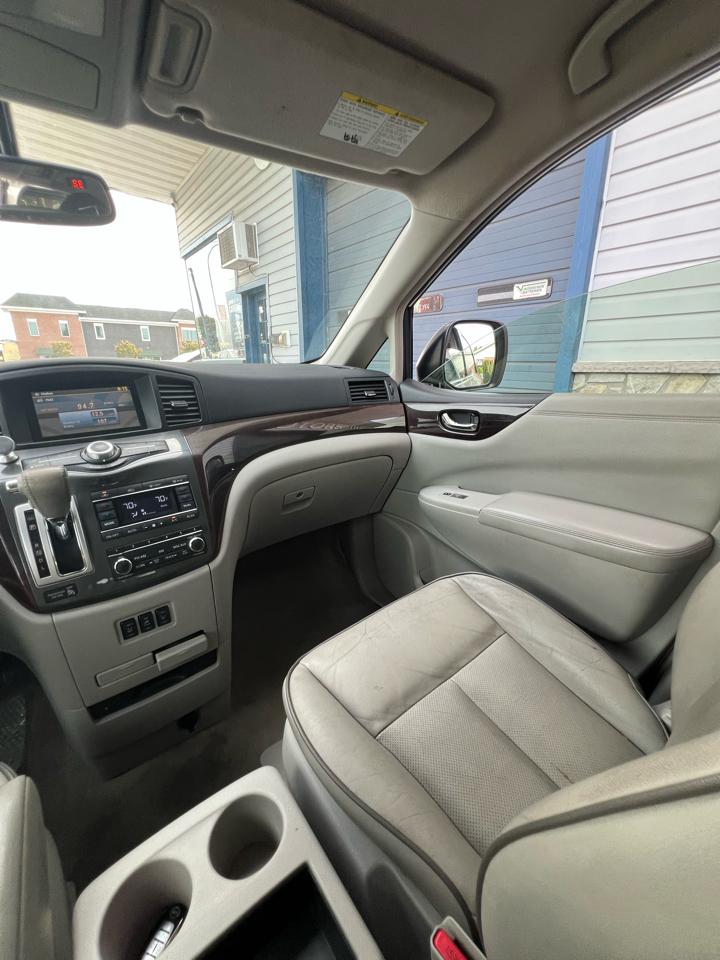 Nissan Quest  2014