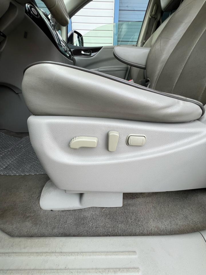 Nissan Quest  2014