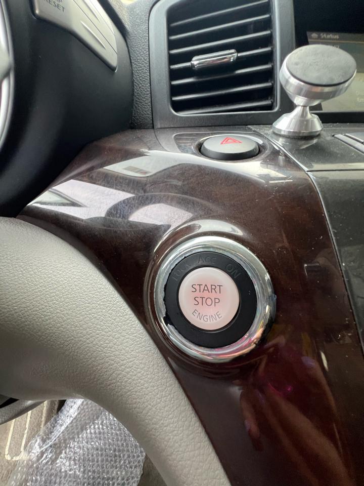 Nissan Quest  2014
