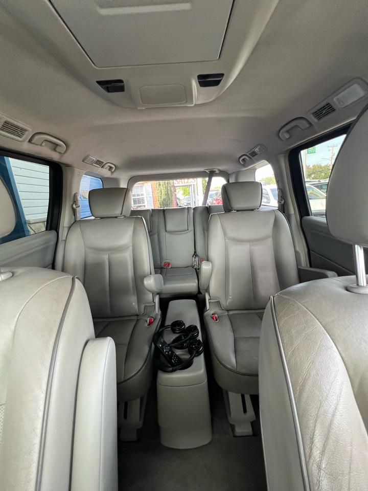 Nissan Quest  2014