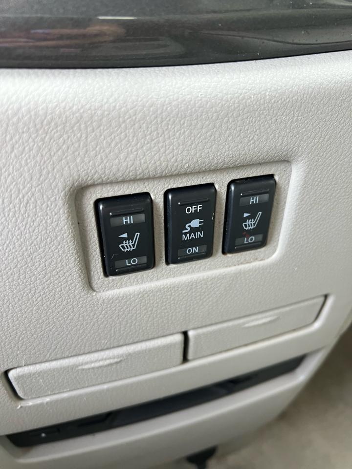 Nissan Quest  2014