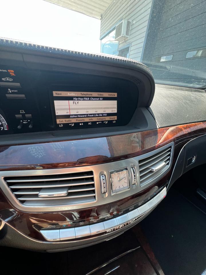 Mercedes-Benz S-Class  2011