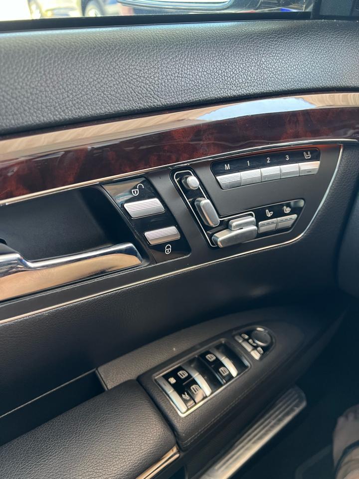 Mercedes-Benz S-Class  2011