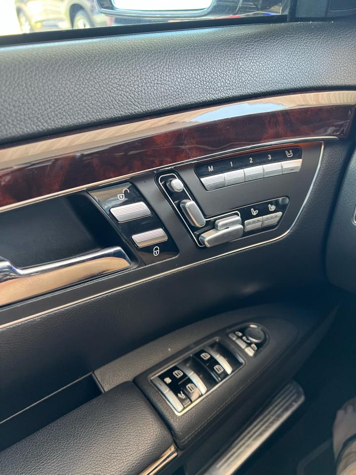 Mercedes-Benz S-Class  2011