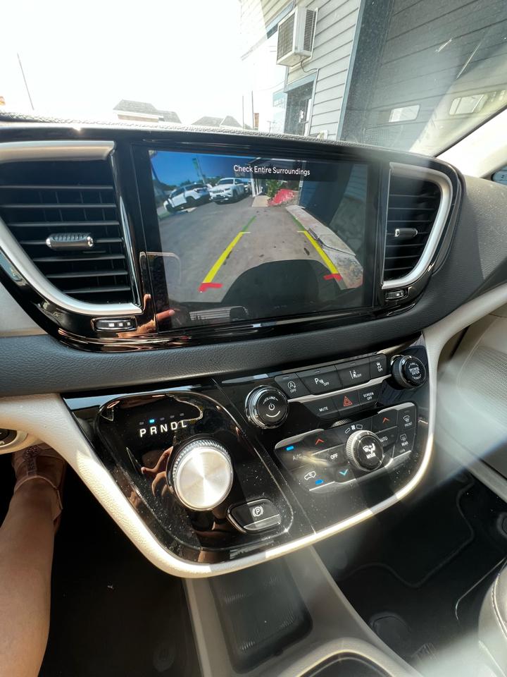 Chrysler Pacifica  2023