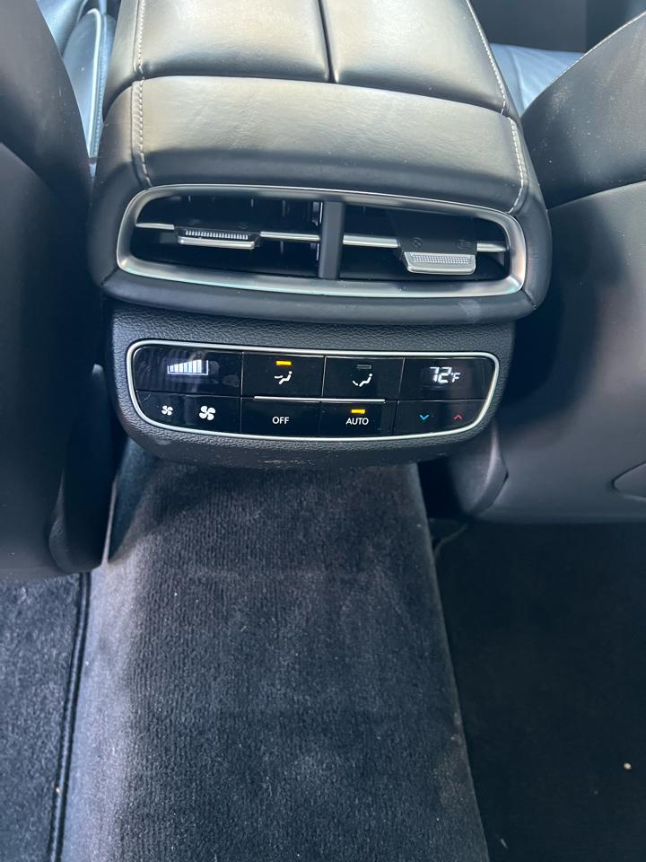 Genesis G80  2021