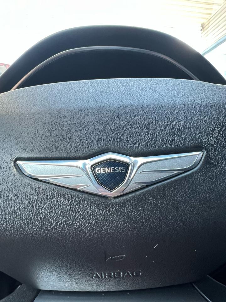 Genesis G80  2021