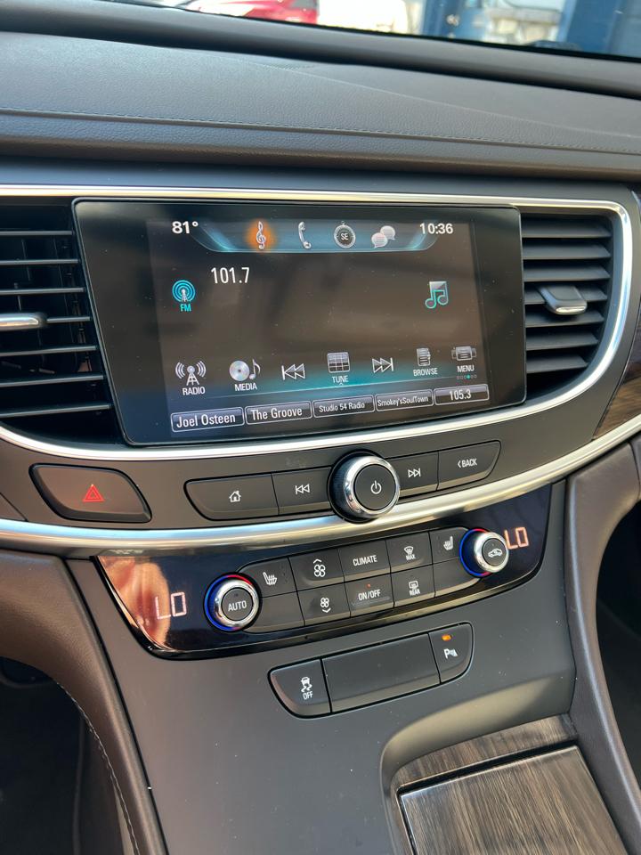 Buick LaCrosse  2017