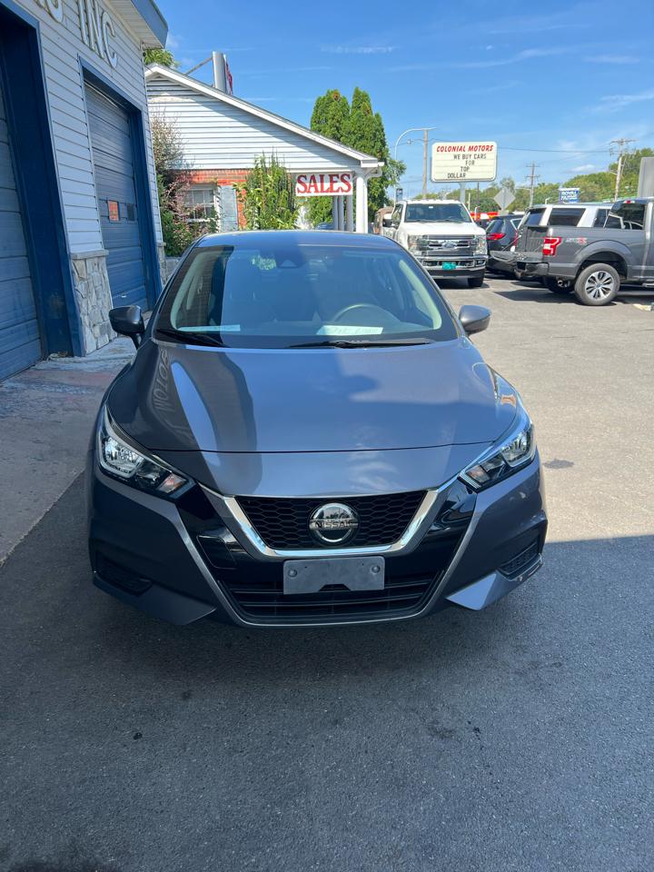 Nissan Versa  2021