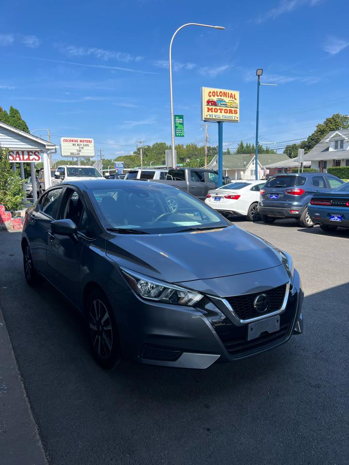Nissan Versa  2021