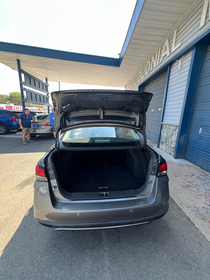 Nissan Versa  2021