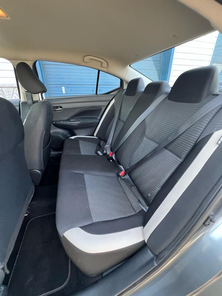 Nissan Versa  2021