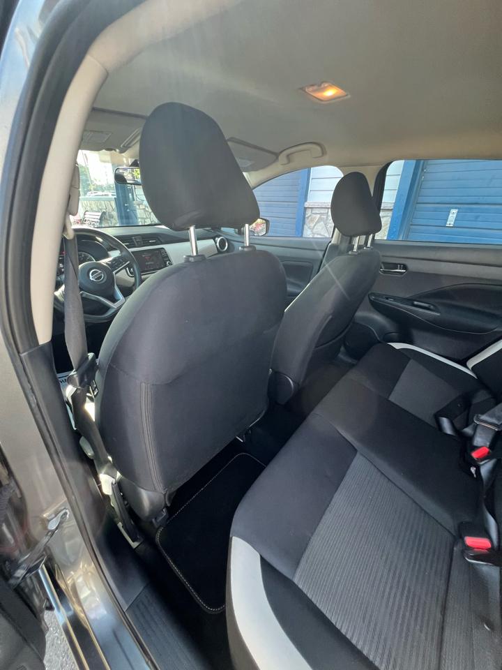 Nissan Versa  2021