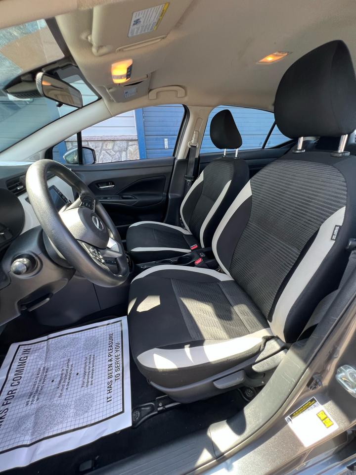 Nissan Versa  2021