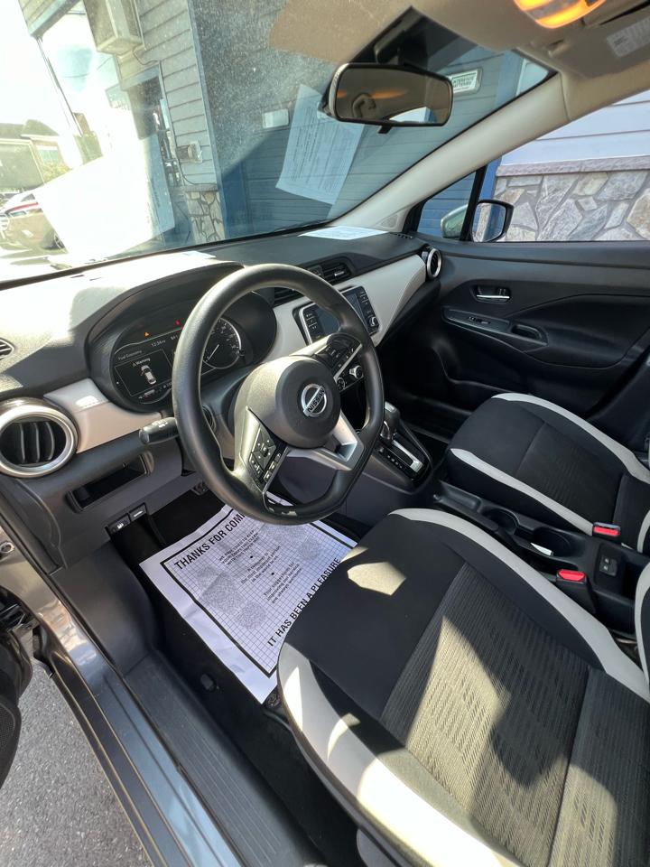Nissan Versa  2021