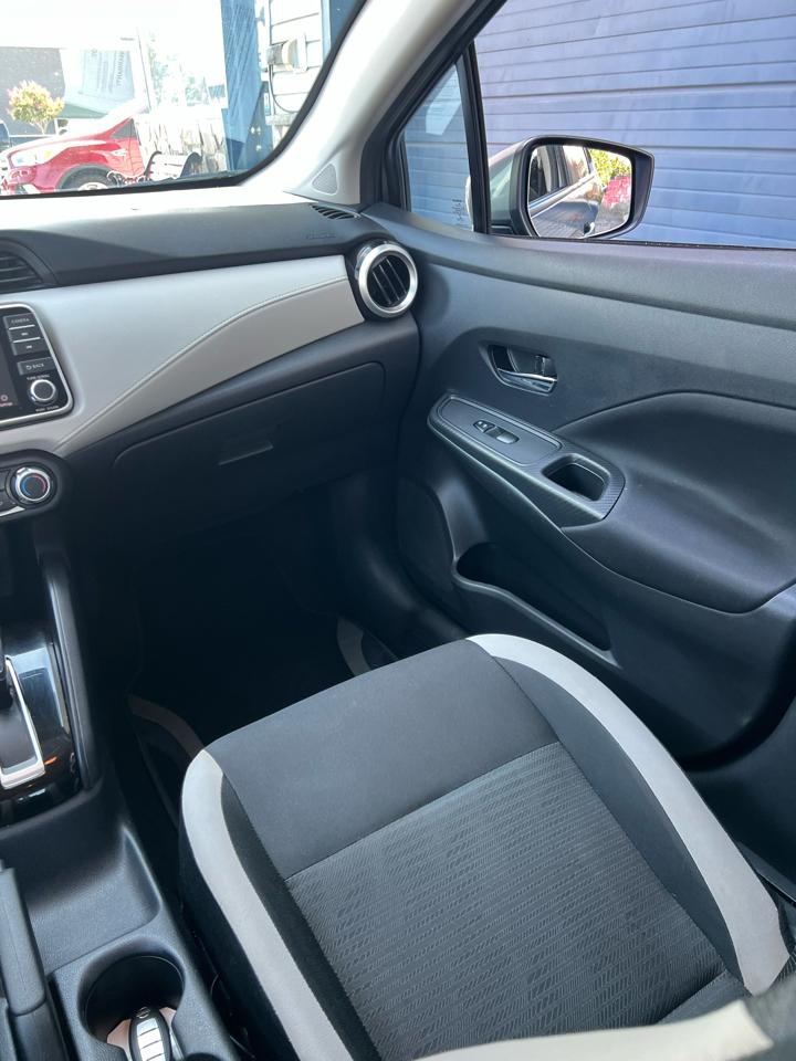 Nissan Versa  2021