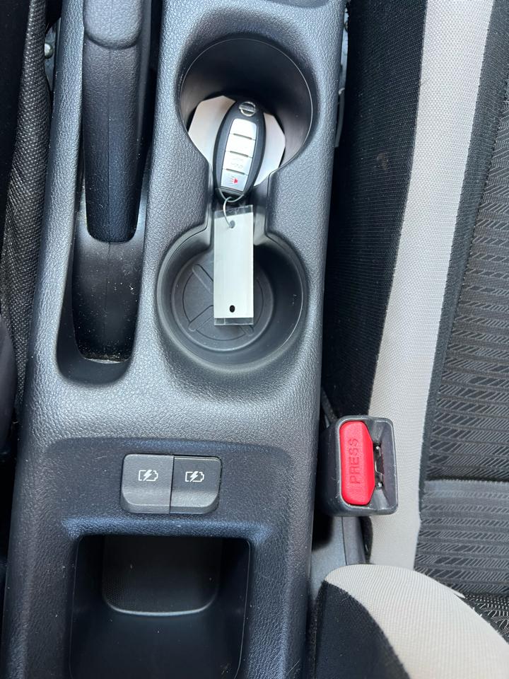 Nissan Versa  2021