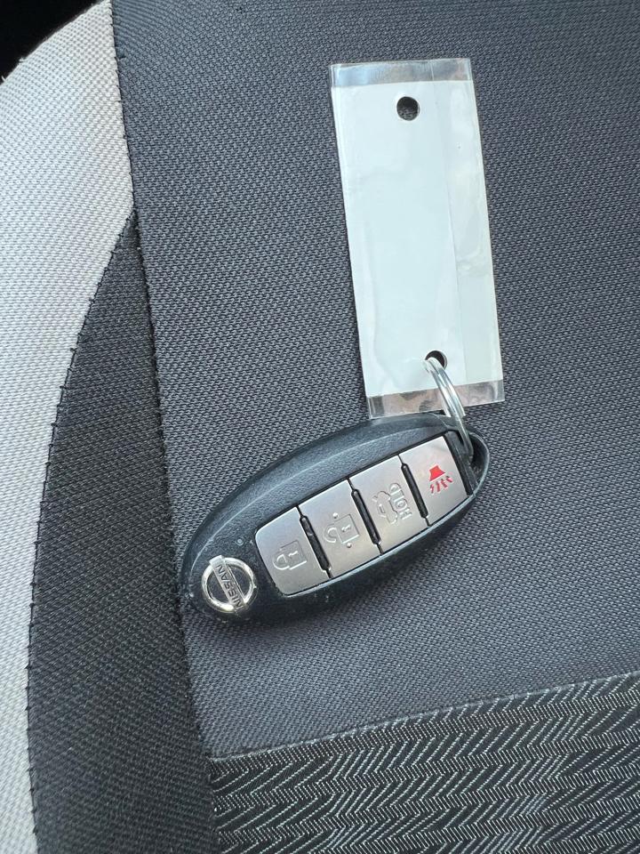 Nissan Versa  2021