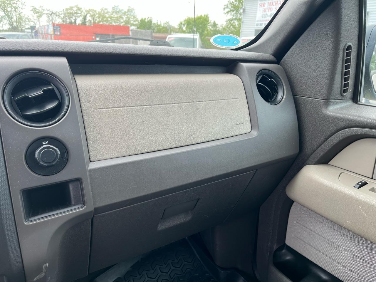 Ford F-150 XL SuperCrew 2WD 2009