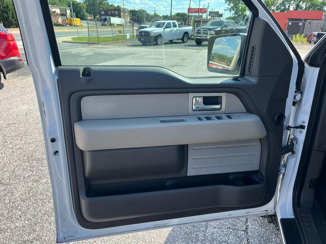 Ford F-150 XL SuperCrew 2WD 2009