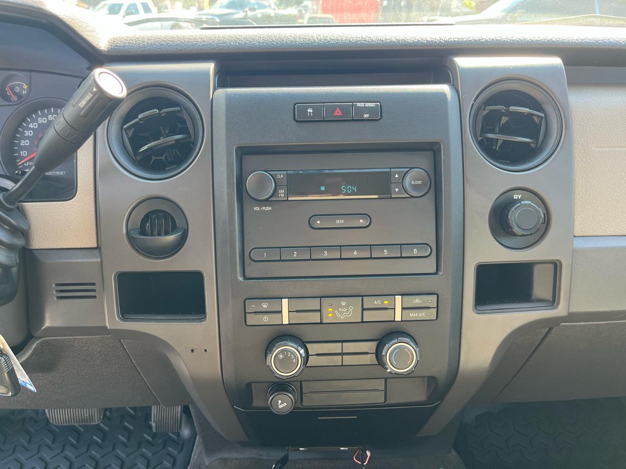 Ford F-150 XL SuperCrew 2WD 2009