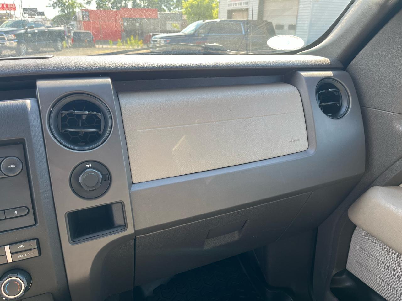 Ford F-150 XL SuperCrew 2WD 2009