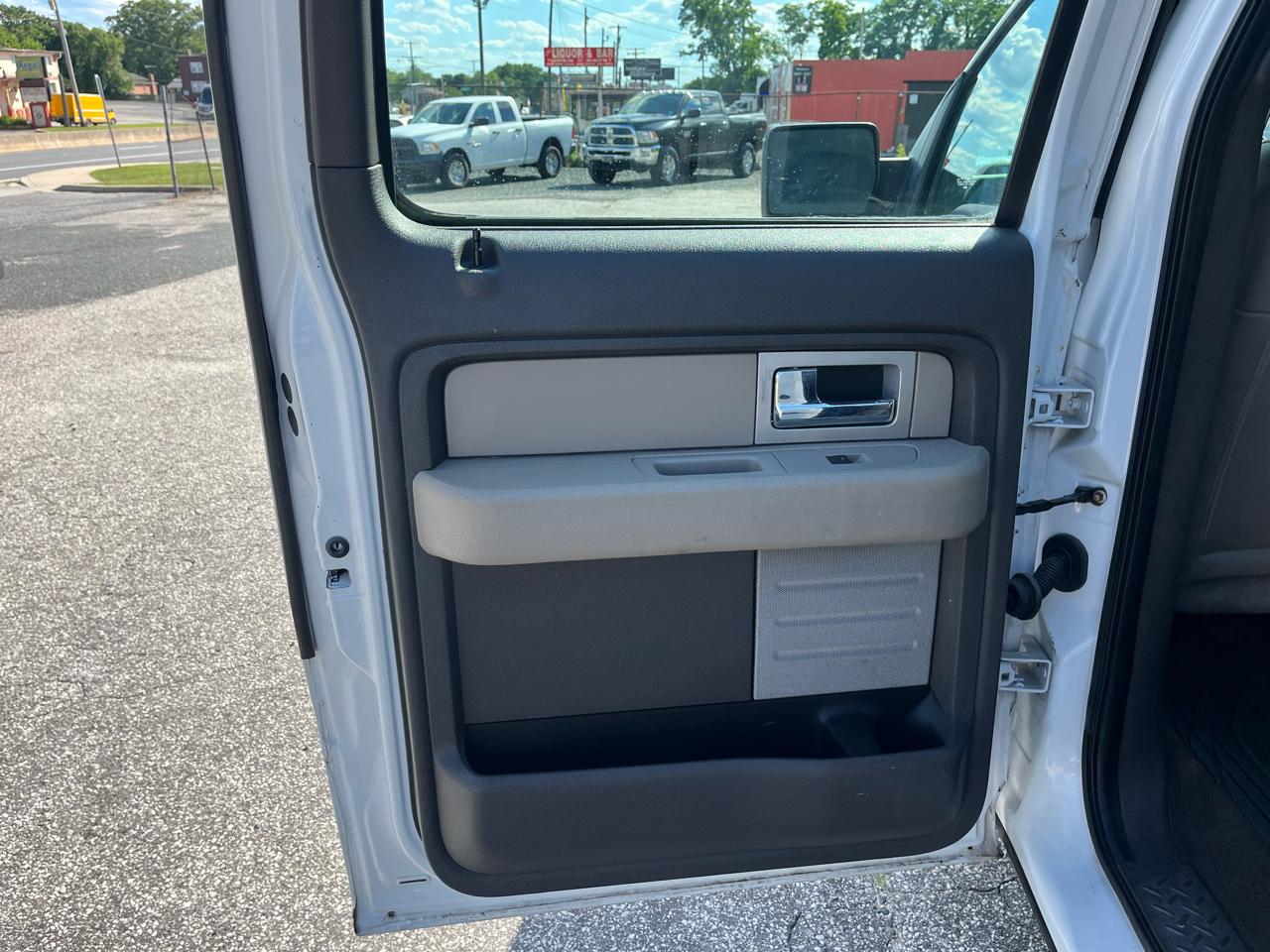 Ford F-150 XL SuperCrew 2WD 2009