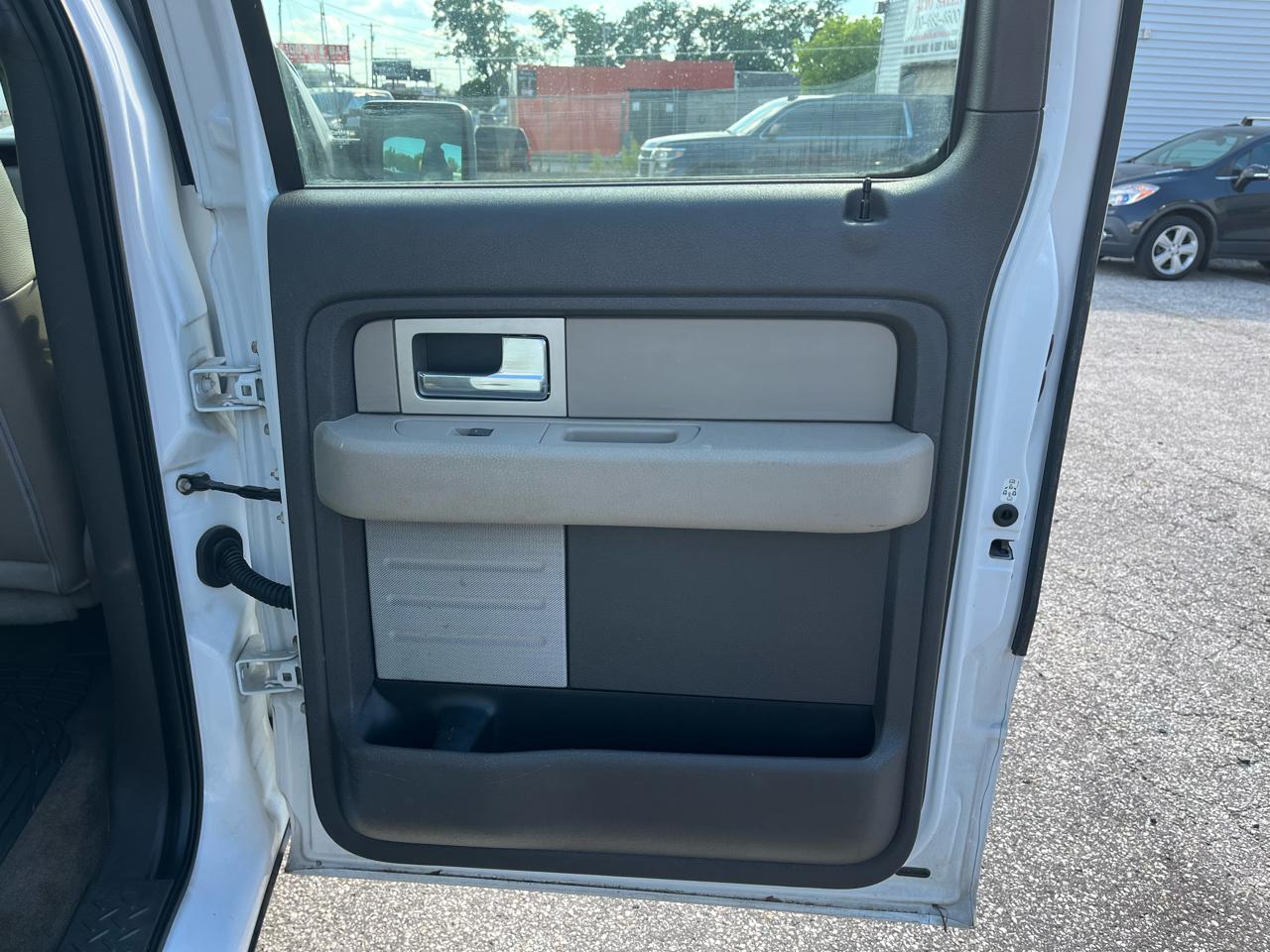 Ford F-150 XL SuperCrew 2WD 2009